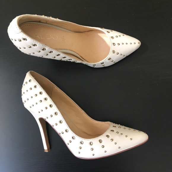 Aldo High heels leather Studded Pump Studded pointy tip Size US 6.5